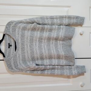Apt 9 sweater gray/white w/ silver sequins fluffy and soft women's petite medium